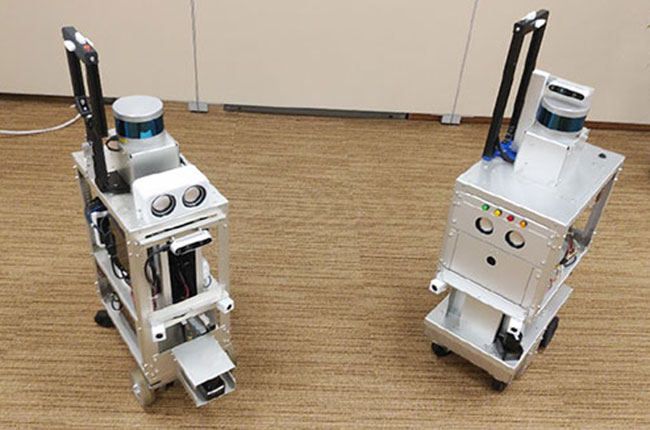 視覚障がい者移動支援ロボット「AIスーツケース」