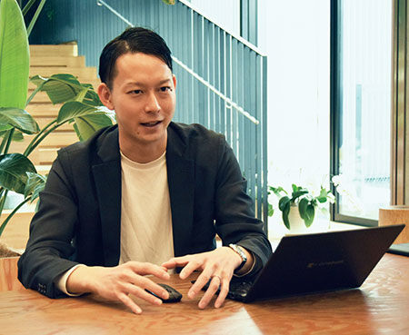 機械設備設計者として、システムがコンセプト通りに機能するよう仕様調整や性能評価を、環境家具は機能選定とメーカーとの調整を行った重盛